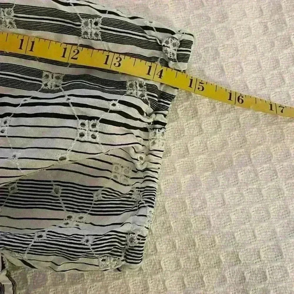 Lane Bryant Black & White Boho Babydoll Short Sleeved Top Size 16 - Picture 9 of 10